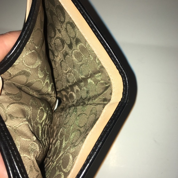 COACH Wallet White With Black Strip Leather - Picture 7 of 8